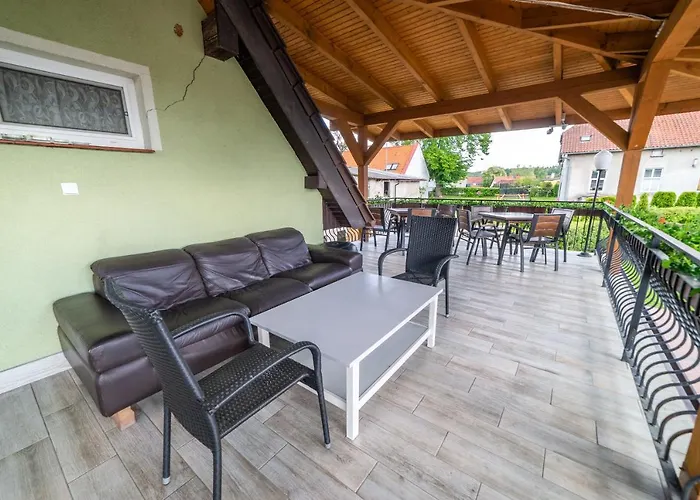 Ata Проживание в семье Миколайки