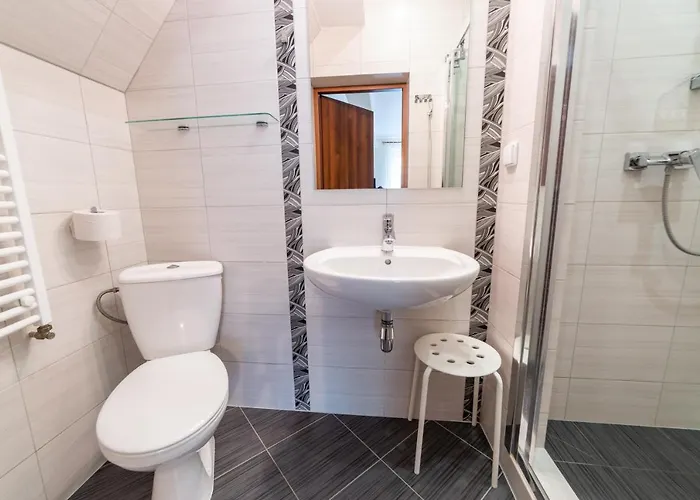 Ata Проживание в семье *