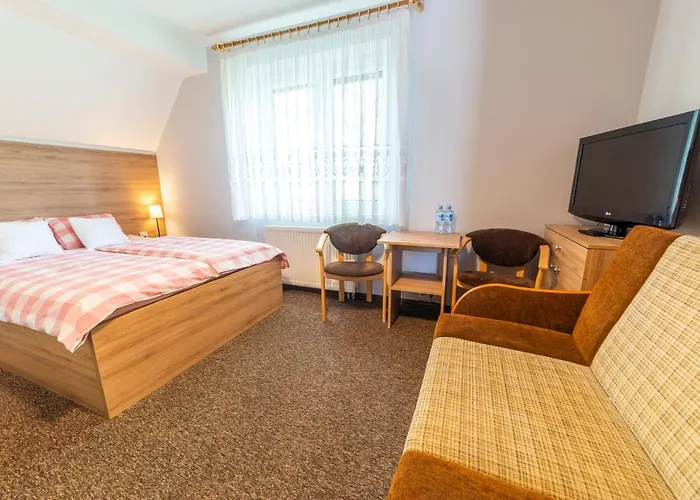 Ata Проживание в семье Миколайки