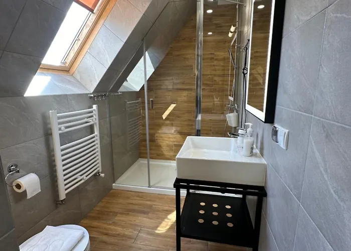 Ata Проживание в семье